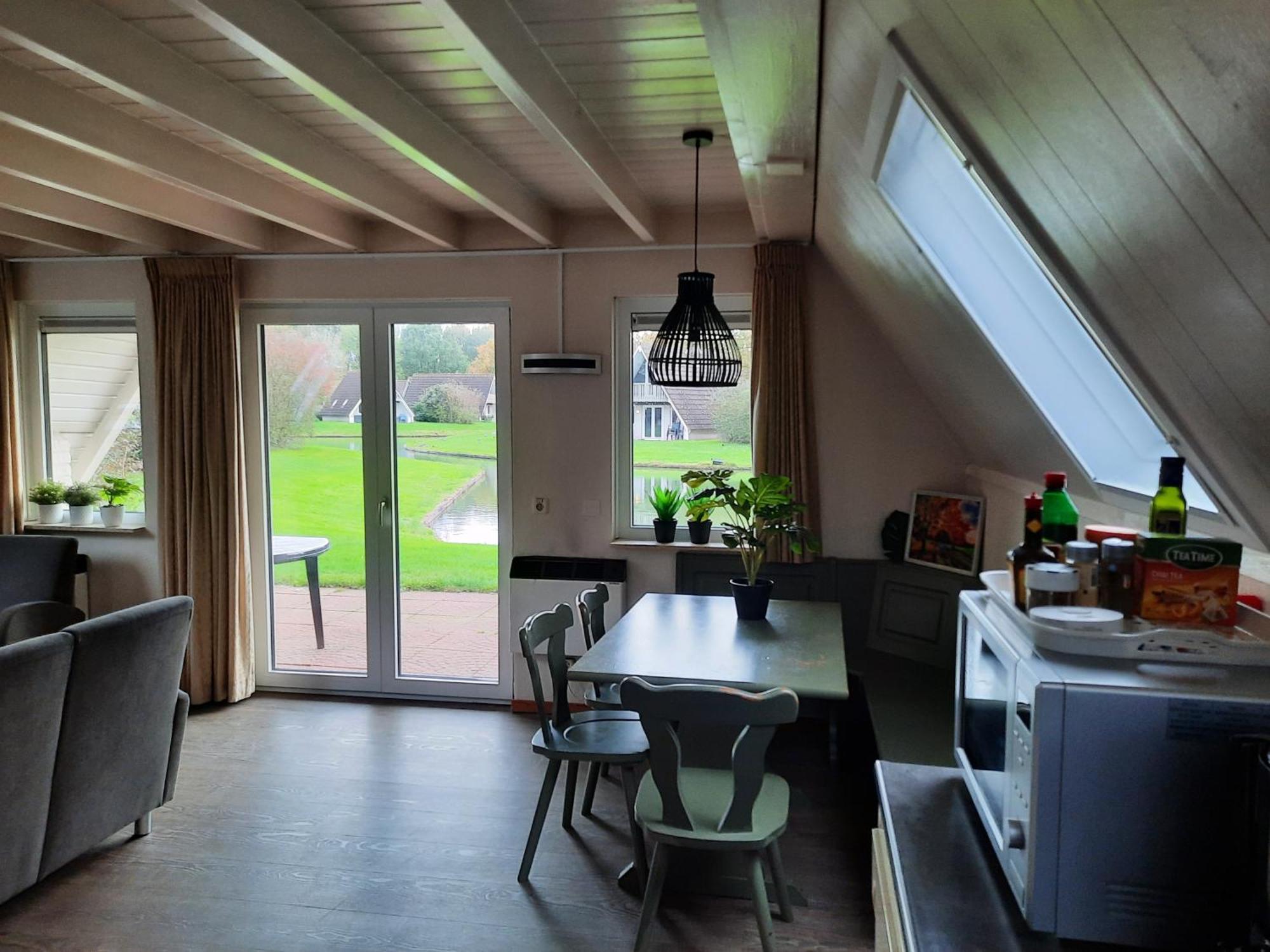 De Gouwe, 158 - Aan Visvijver, De Beste Visstek Gramsbergen Luaran gambar